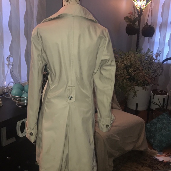 🦋Laundry by Shelli Segal Raincoat🦋 - Picture 5 of 11